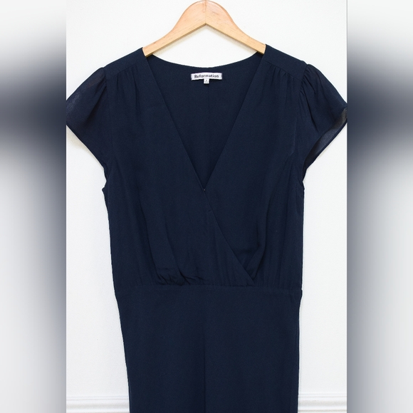 Reformation Nayeli Dress in Navy Blue Fitted Maxi Dress V-Neck Cap Sleeve Size 8 - Picture 5 of 14